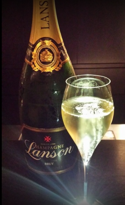 北新地のシャンパン・バー【La Champagne】<span>シャンパン専門店</span>