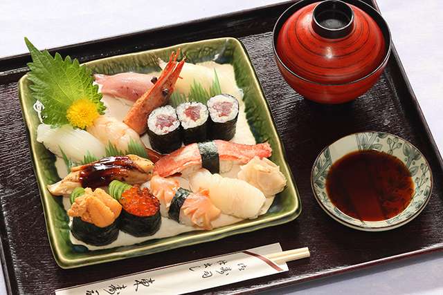名古屋市昭和区の寿司・会席【東寿司】<span>特上のお寿司が味わえる老舗のお寿司屋さん</span>