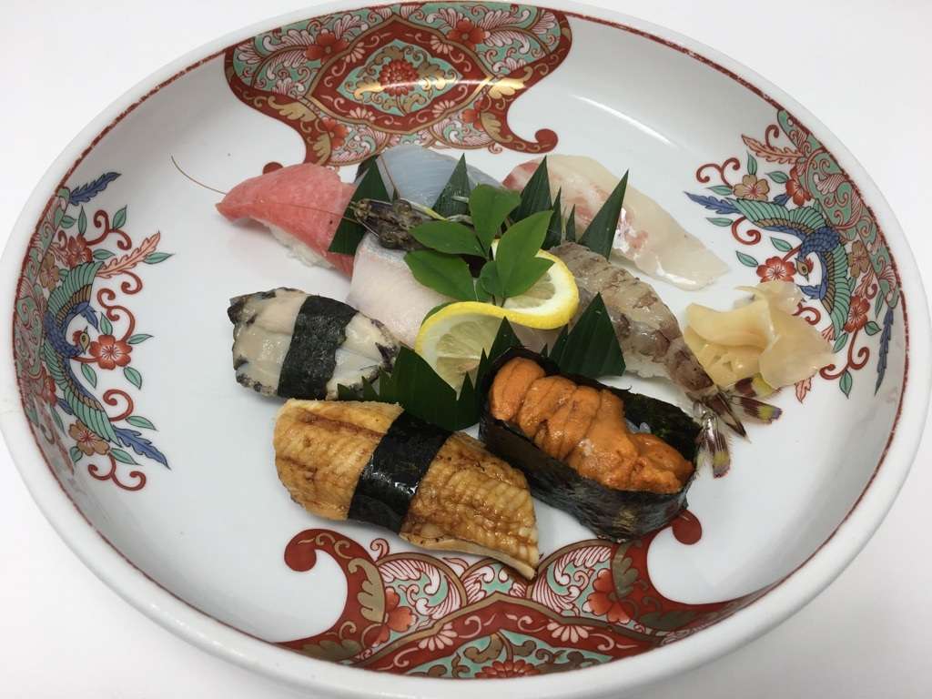 福岡県宗像市の寿司・個室【和食レストラン末広】<span>質と鮮度が自慢の海鮮料理</span>